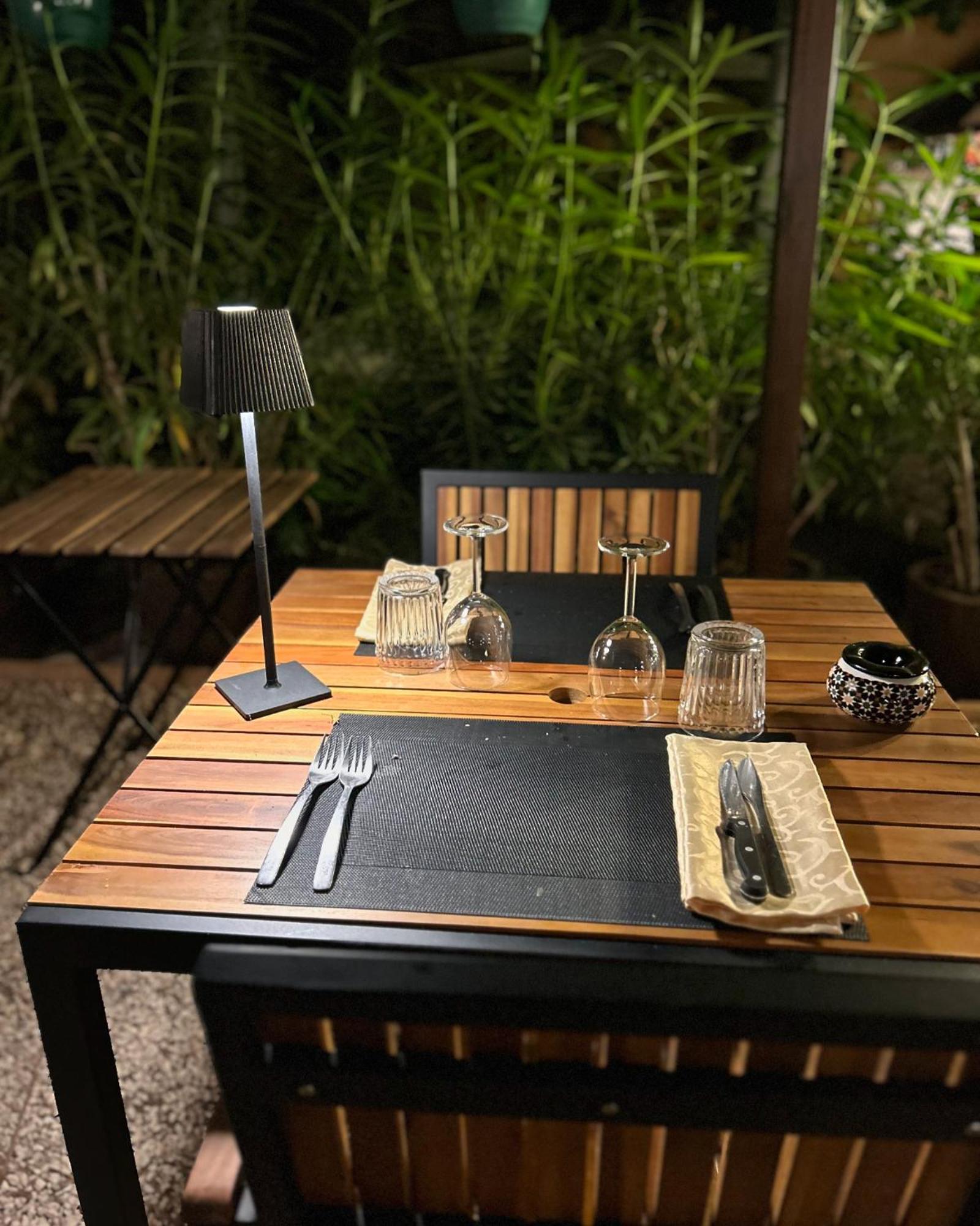 Auberge De Pachoquin Meounes-les-Montrieux Εξωτερικό φωτογραφία