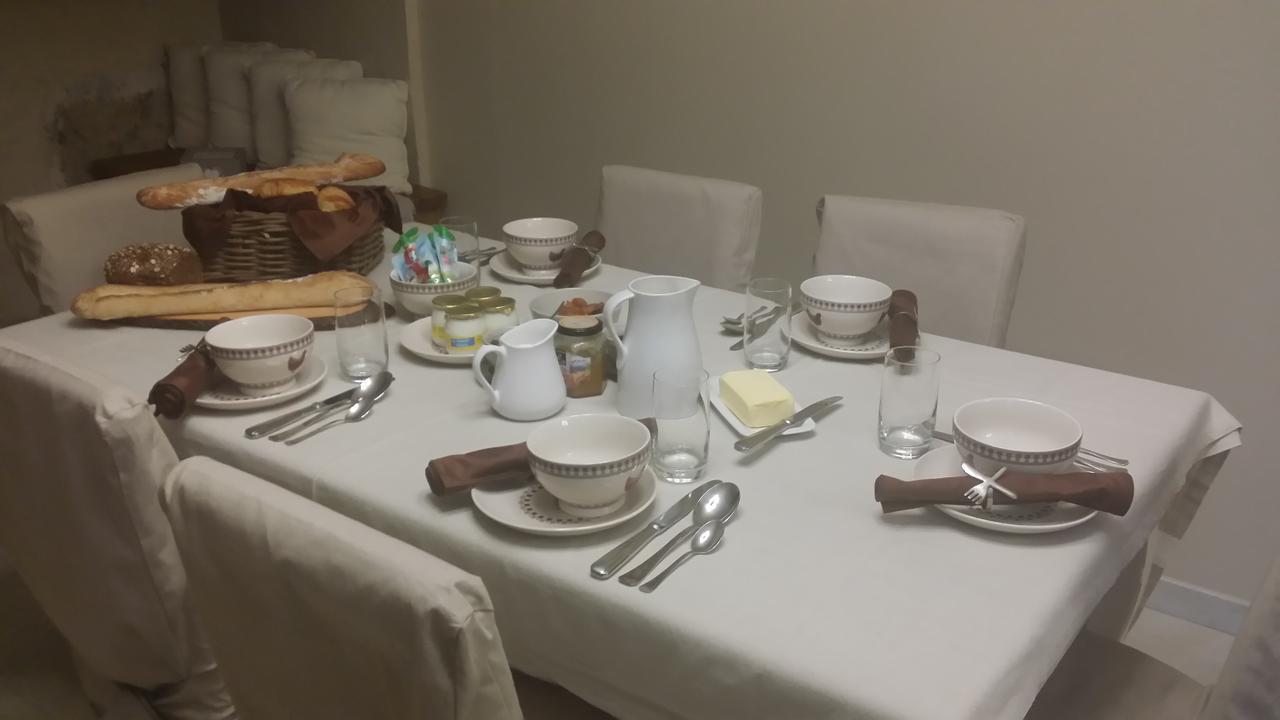 Auberge De Pachoquin Meounes-les-Montrieux Εξωτερικό φωτογραφία