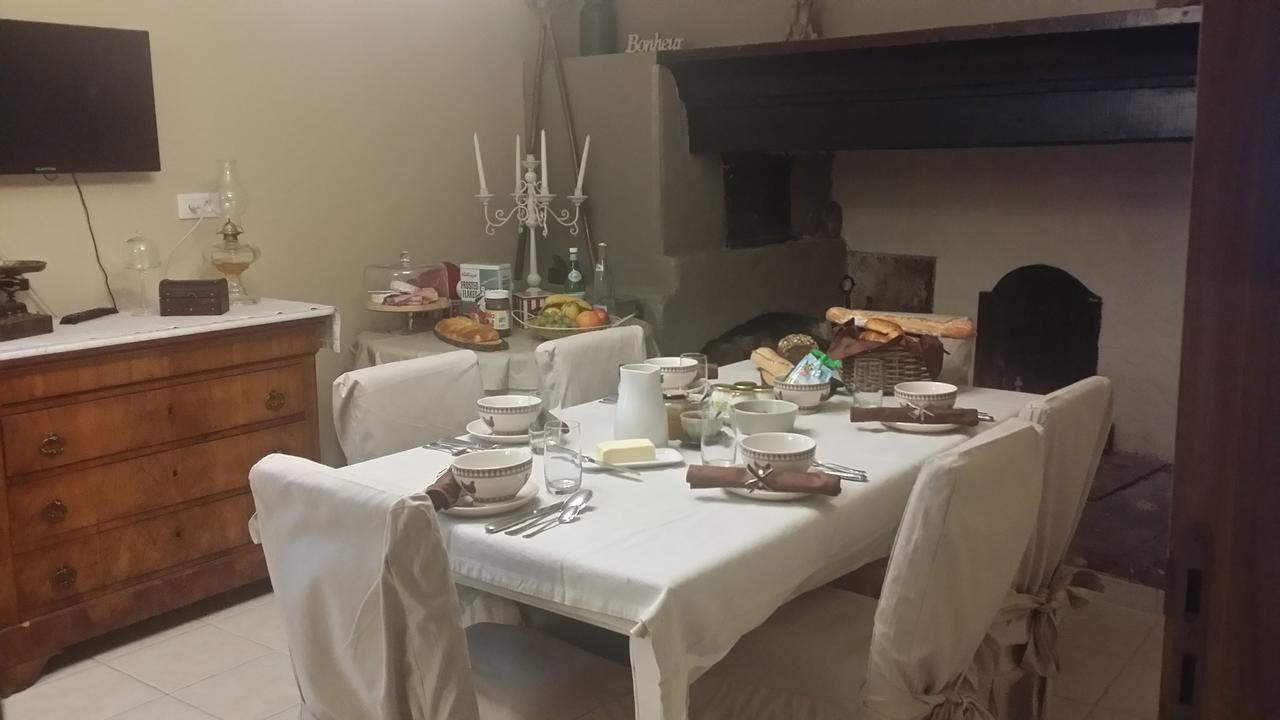 Auberge De Pachoquin Meounes-les-Montrieux Εξωτερικό φωτογραφία