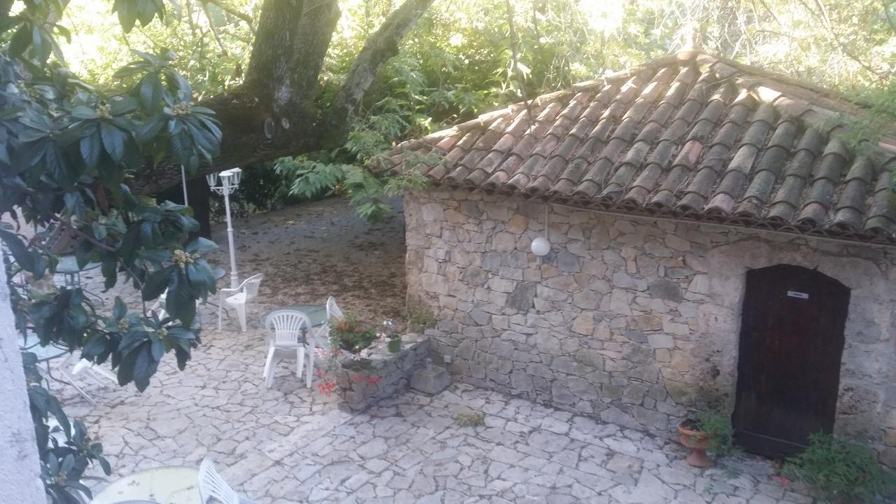Auberge De Pachoquin Meounes-les-Montrieux Εξωτερικό φωτογραφία