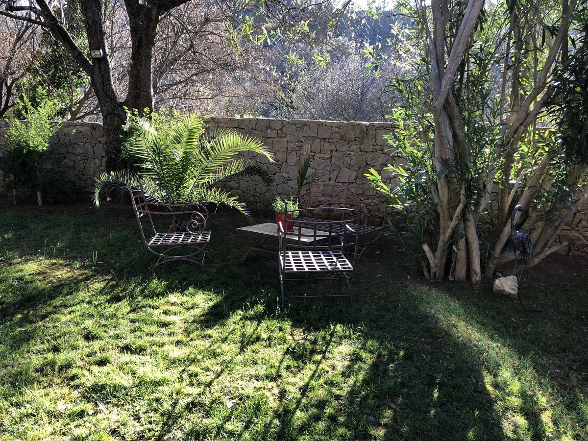 Auberge De Pachoquin Meounes-les-Montrieux Εξωτερικό φωτογραφία