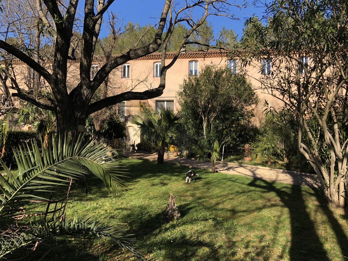 Auberge De Pachoquin Meounes-les-Montrieux Εξωτερικό φωτογραφία