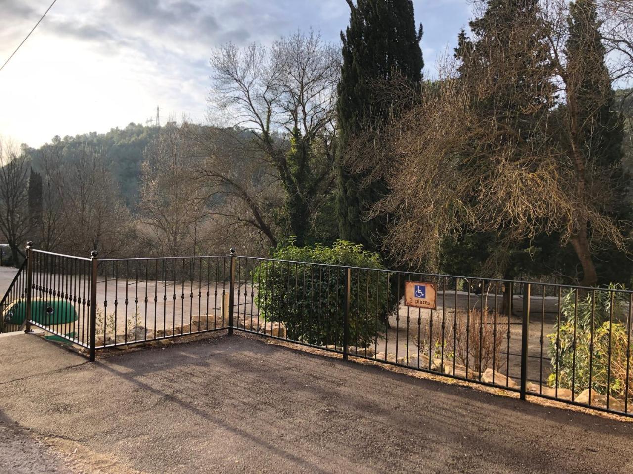 Auberge De Pachoquin Meounes-les-Montrieux Εξωτερικό φωτογραφία