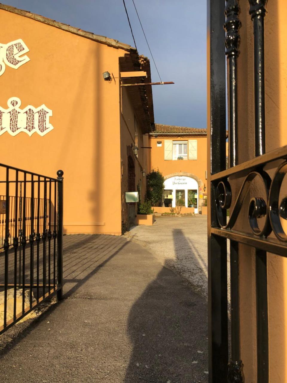 Auberge De Pachoquin Meounes-les-Montrieux Εξωτερικό φωτογραφία